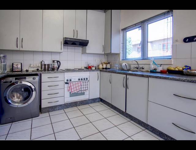 2 BEDROOM APARTMENT FOR SALE IN MONTGOMERY PARK